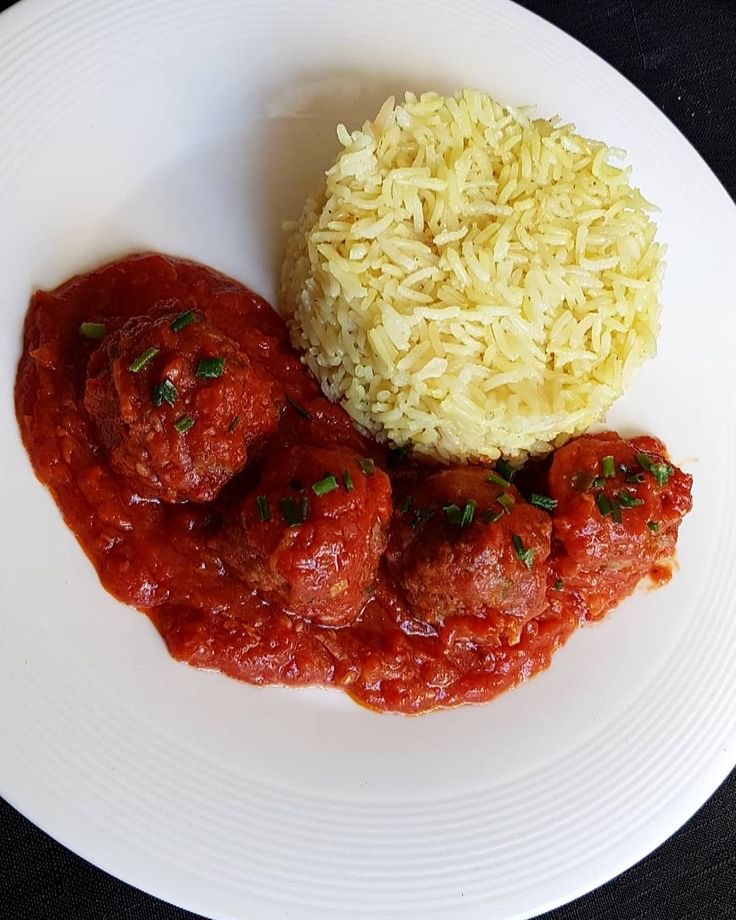 Riz nature + sauce tomate